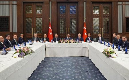 Cumhurbaşkanı Yardımcısı Yılmaz TİSK heyetini kabul etti