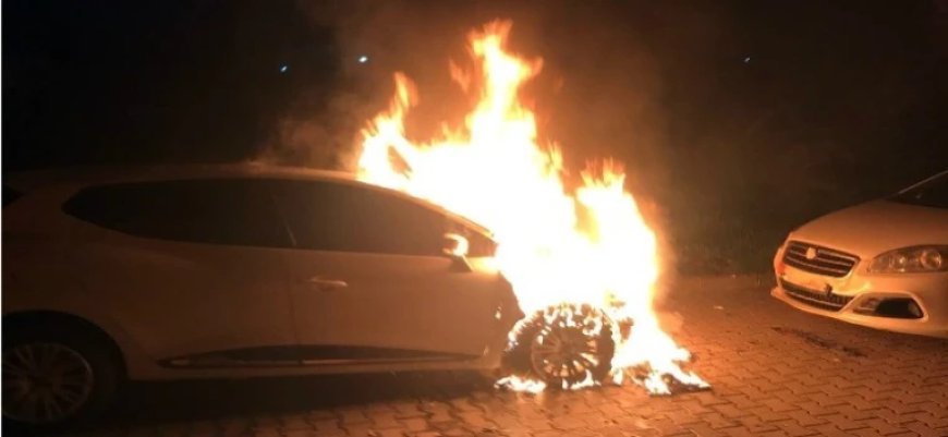 ÇORLU'DA PARK HALİNDEKİ OTOMOBİL ALEV ALDI