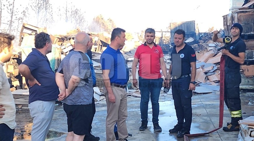 Başkan Sarıkurt Fabrika Yangınını Yerinde İnceledi