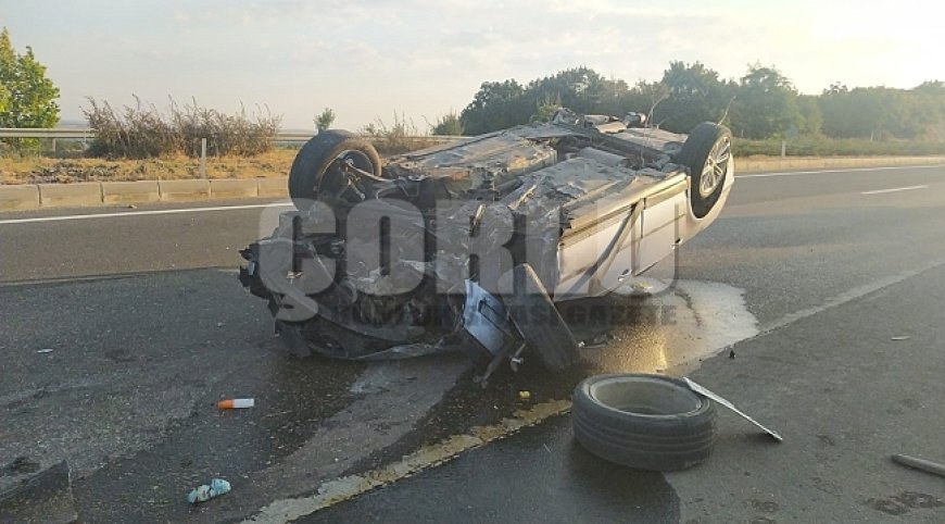 Refüje çarpan araç takla attı: 1 yaralı