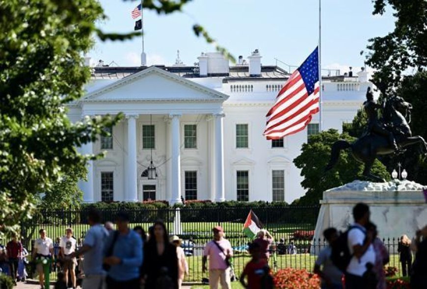 ABD'de bayraklar yarıya indirildi