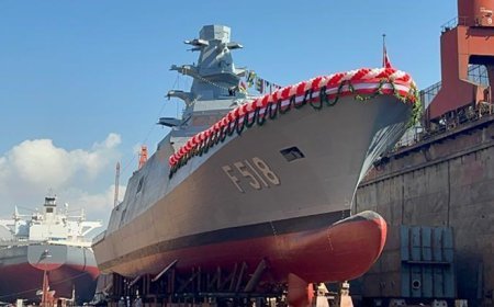 TCG İçel denize indirildi! İHA'lar gece gündüz iniş kalkış yapabilecek