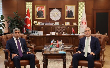 Bakan Işıkhan, Azerbaycanlı mevkidaşı Aliyev ile bir araya geldi