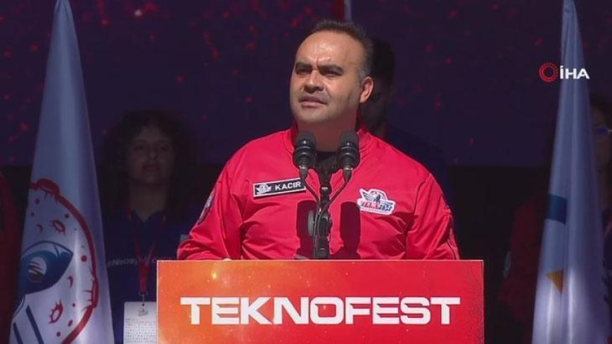 Bakan Kacır TEKNOFEST İstanbul'da konuştu: En yüksek kırılma dönemlerinden birine şahitlik ediyoruz