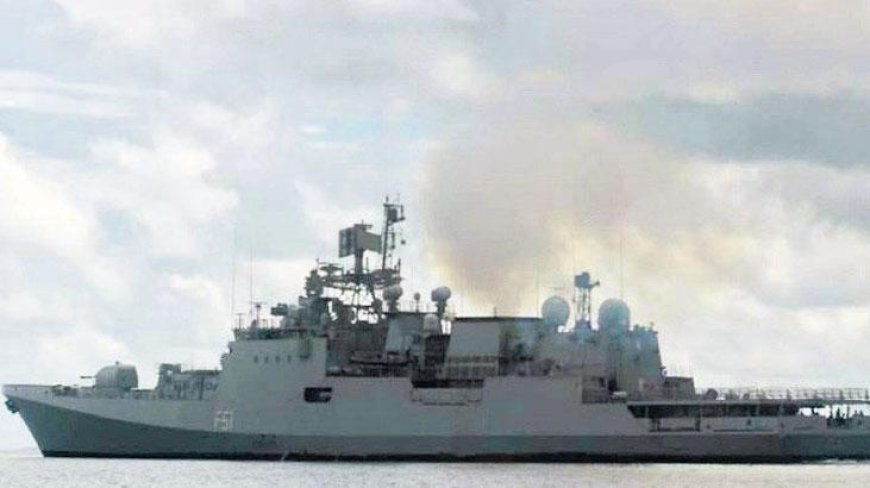 Hint savaş gemisi Rum Kesimi’nde