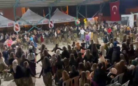 Tekirdağ’da kadınlardan renkli şalvar gecesi: 2 bin kişi katıldı