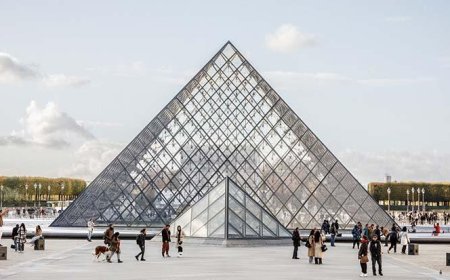 Louvre Müzesi soygunu: Olayla bağlantılı 2 kişi gözaltına alındı