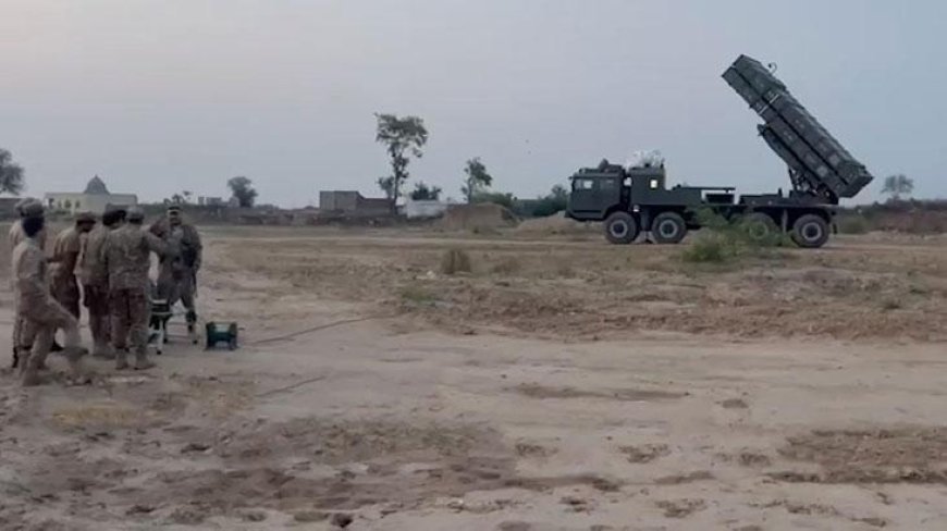 Pakistan'dan savaş uyarısı: Afganistan çatışma istiyorsa biz hazırız