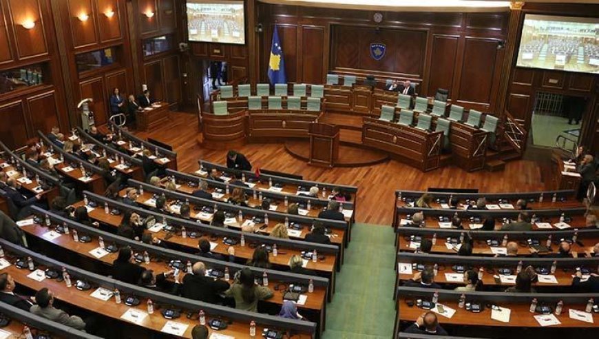 Kosova'da Albin Kurti'nin başkanlığındaki yeni hükümet meclisten güvenoyu alamadı