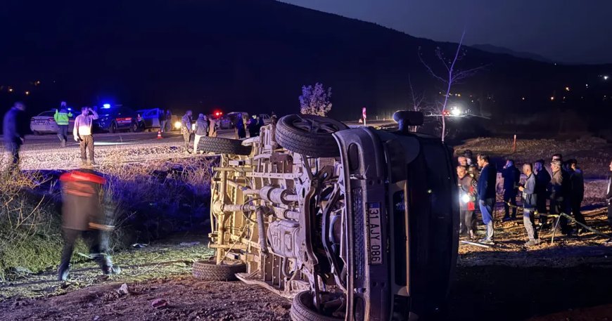 İşçi servisi şarampole yuvarlandı: 2 ölü, 7 yaralı