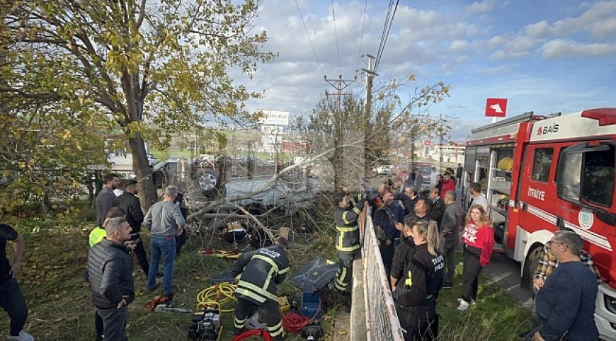 Tekirdağ'da yolcu minibüsü ile çarpışan pikap takla attı: 2 yaralı
