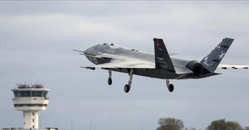 Bayraktar KIZILELMA "hava-hava" ile bir ilke imza attı