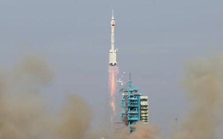 Çin'in yeniden kullanılabilir roketi uzayda alev aldı