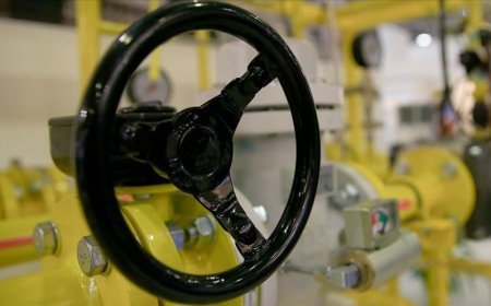 AB, Rusya'dan gaz alımını 2027'de sona erdirecek