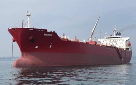 Dakar açıklarında su alan 'Mersin' petrol tankerinin güvenliği için çalışmalar sürüyor