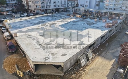 Başkan Sarıkurt, Katlı Yer Altı Otoparkı ve Meydan Düzenlemesi İnşaatını İnceledi