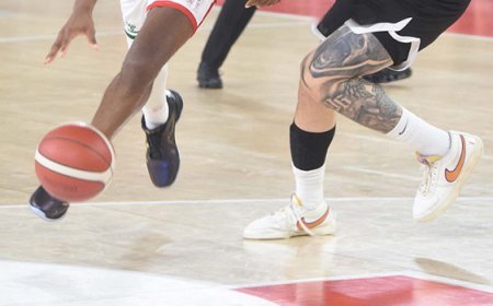 Basketbol maçında hakeme kafa attı! Maç yarıda kaldı