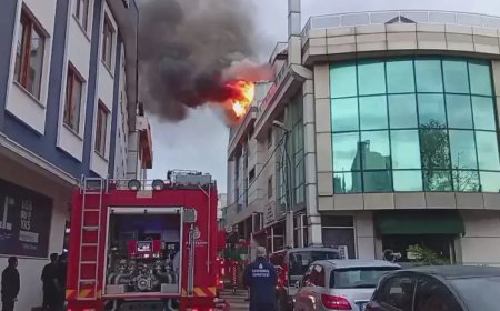 İstanbul'da otel yangını