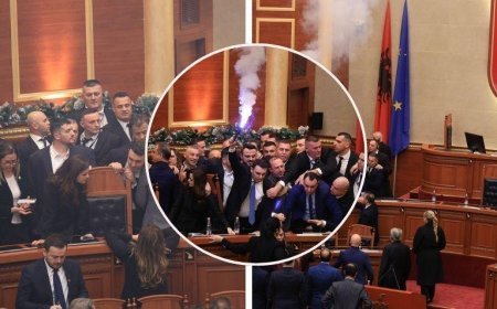 SON DAKİKA HABERLER: Meclis meşale yakıldı, su fırlatıldı! Başkana saldırı