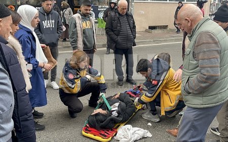 Aracın yayaya çarptığı anlar kameraya yansıdı