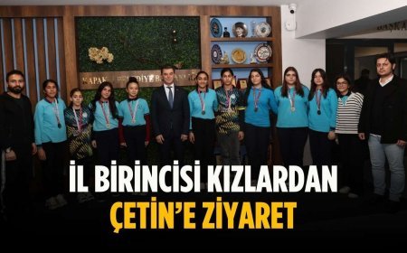 İl birincisi kızlardan Çetin’e ziyaret
