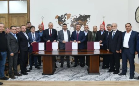 VALİ SOYTÜRK PROTOKOL TÖRENLERİNE KATILDI