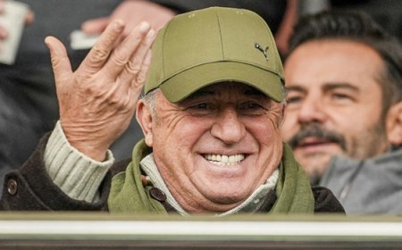 Fatih Terim, Sarıyer - Bodrum FK maçını tribünden izledi!