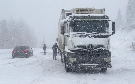 Kar yolları kesti. Yüzlerce köy yolu kapandı