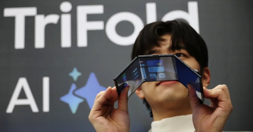 Telefondan tablete dönüşüyor, Samsung ilk üç katlı telefonunu tanıttı