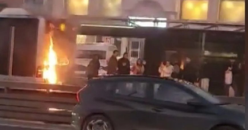İstanbul'da metrobüste çıkan yangın söndürüldü