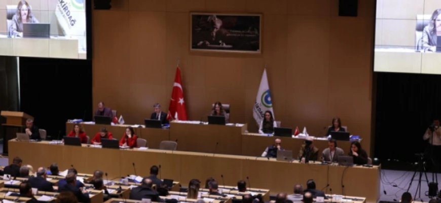 TEKİRDAĞ’DA YILIN SON MECLİSİNDE GÜNDEM: SU KRİZİ, YENİ HİZMETLER VE 2026 MESAJI