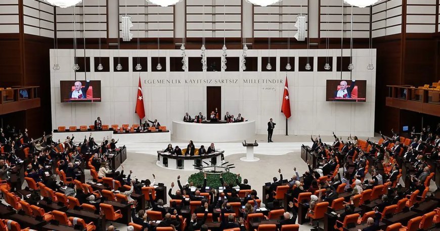 Meclis'te stajyere taciz iddiası. Bir aşçı görevden uzaklaştırıldı