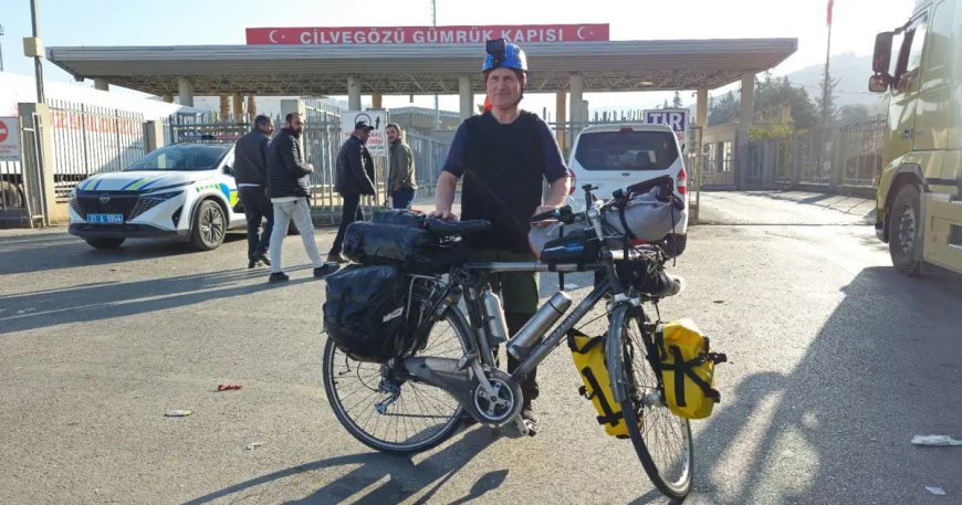 Balıkesir'den bisikletiyle yola çıktı. Umre için 3 bin 450 kilometre pedal çevirdi