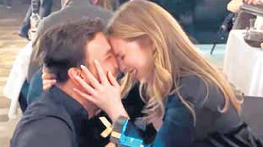 Doğum gününde evlilik teklifi