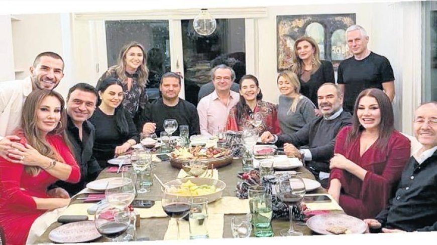 Yılbaşı sofrasında barış pozu