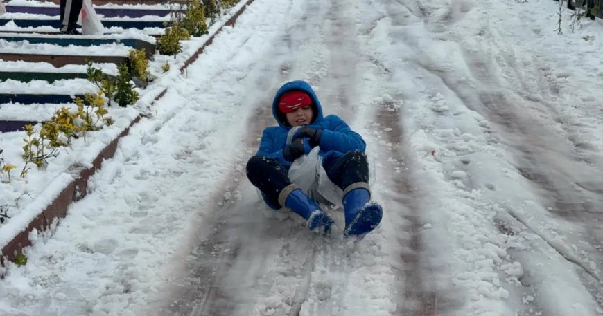 Yılın ilk kar tatili haberi geldi. Eğitime bir gün ara verildi