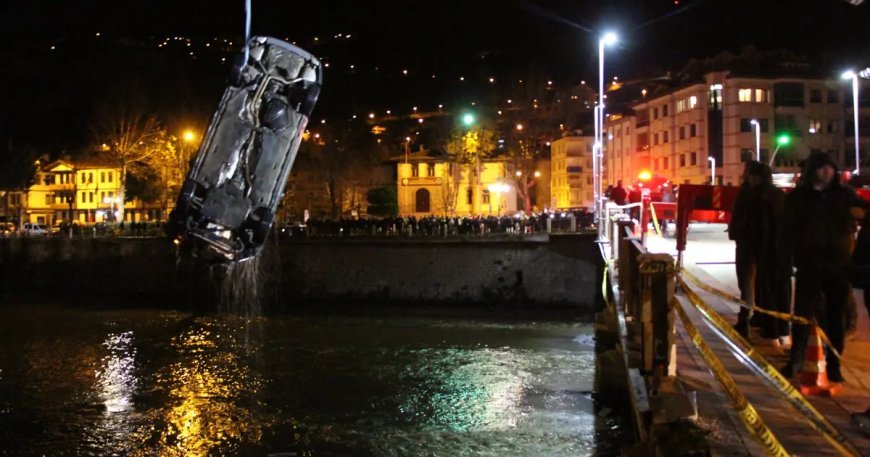 Amasya'da otomobil köprüden nehre uçtu