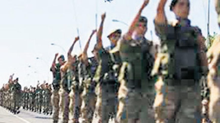 Askerler parasızlıktan izne bile çıkmıyor!