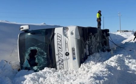 Diyarbakır'da yolcu otobüsü devrildi. Yaralılar var