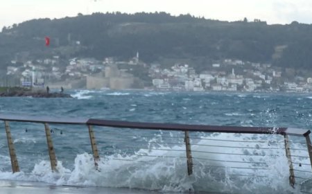 Çanakkale Boğazı'nda gemi trafiğine lodos engeli