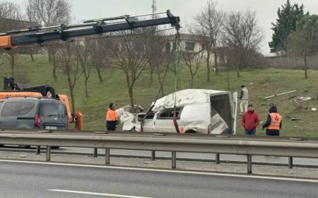 TEM Otoyolu'nda trafiği kilitleyen kaza. Yaralılar var