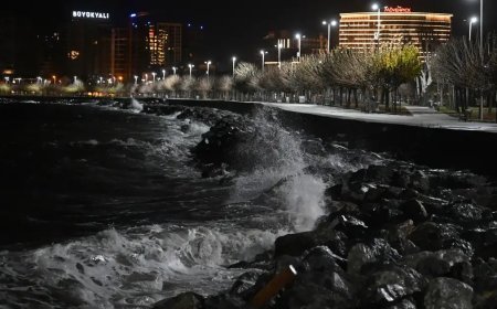 İstanbul'da deniz ulaşımına lodos engeli