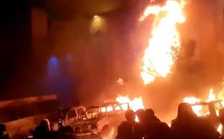 İran sokakları alev alev! Belediye binası ve cami ateşe verildi: Ölü sayısı artıyor