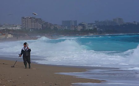 Define avcıları fırtınada iş başında. Dalgaların sahile sahile sürüklediklerini dedektörle aradılar
