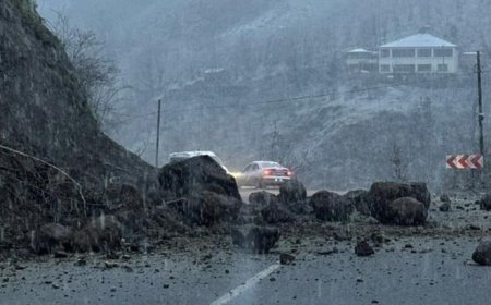 Trabzon'da heyelan! Yol ulaşıma kapandı