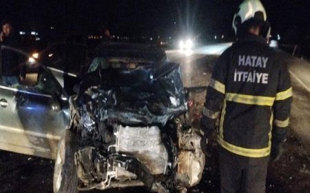 Hatay'da feci kaza! Minibüs ile otomobil kafa kafaya çarpıştı: 1 ölü, 6 yaralı