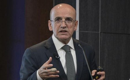 Bakan Şimşek, New York'ta 300'den fazla yatırımcıyla bir araya geldi