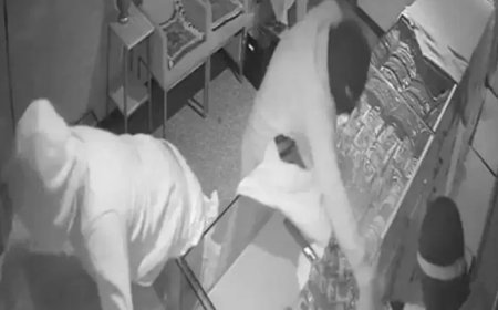 Kağıthane'de kuyumcu soygunu kamerada