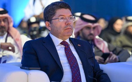 Bakan Tunç: Dijitalleşmeyle beraber hukuk alanında da geliştirmeler gerekiyor