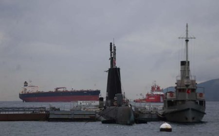 Günlerce karaya oturmuştu! Dev ham petrol tankeri, Yalova’ya çekiliyor